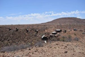 Guided walking in Namibia : we trek the Crystal Mountain trail in the Etendeka Mountains