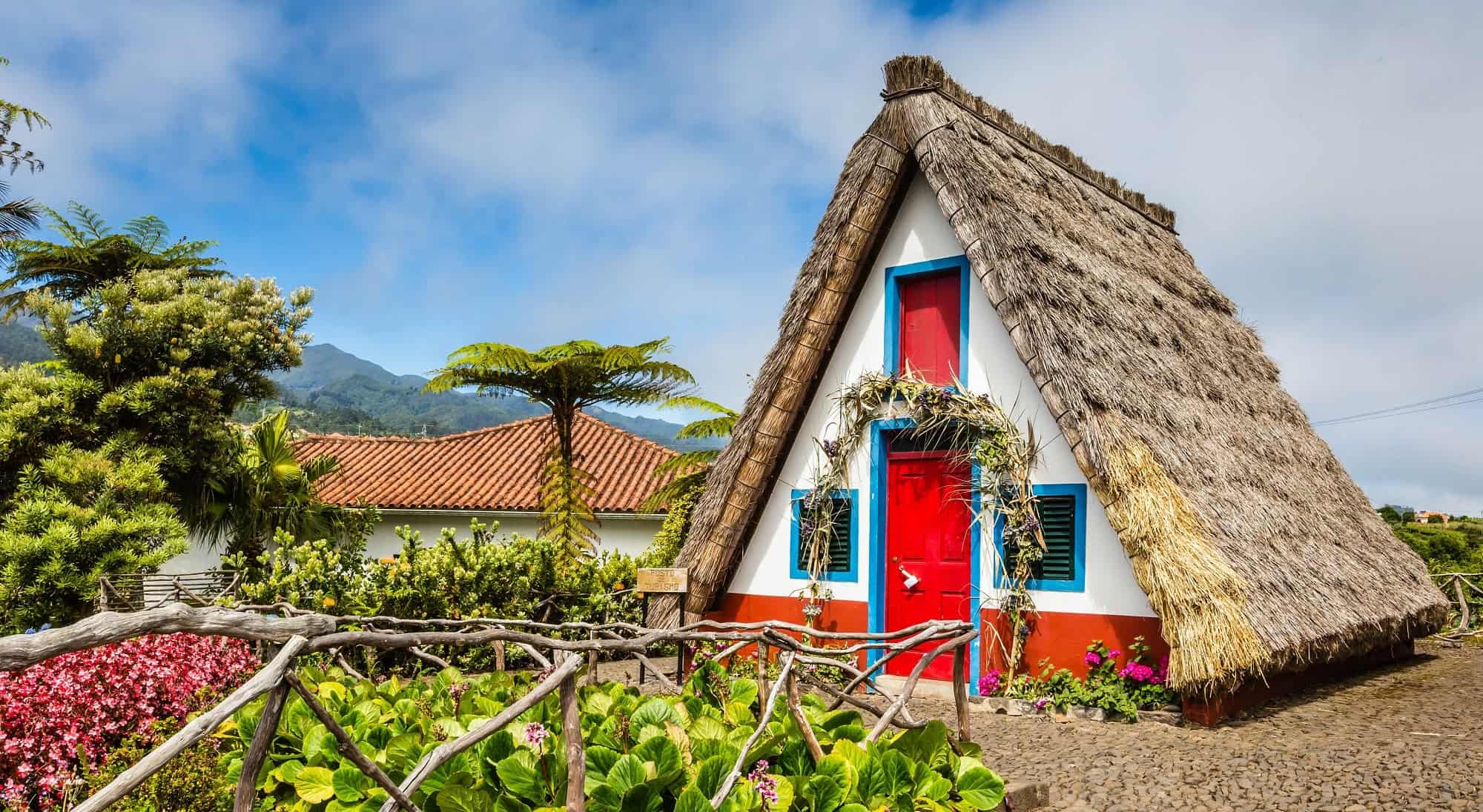 Guided tours of Madeira - Santana and the east